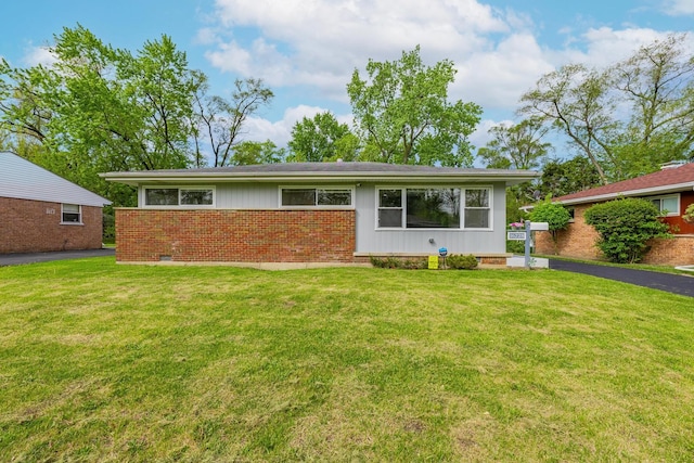 16228 Sussex Ave, Markham, IL 60428 - view of front of property featuring brick siding and a front yard