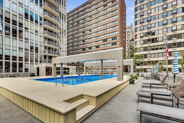 200 E Delaware Pl Unit 18F, Chicago, IL 60611 - view of community pool