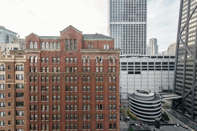 200 E Delaware Pl Unit 18F, Chicago, IL 60611 - city view
