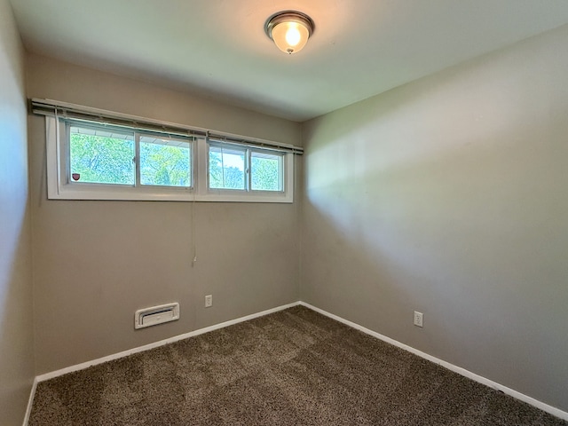 15503 Park Ln, South Holland, IL 60473 - unfurnished room with carpet floors and baseboards