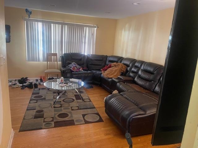 1713 W Thome Ave, Chicago, IL 60660 - living area with wood finished floors