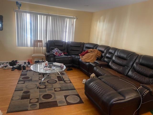 1713 W Thome Ave, Chicago, IL 60660 - living room with wood finished floors