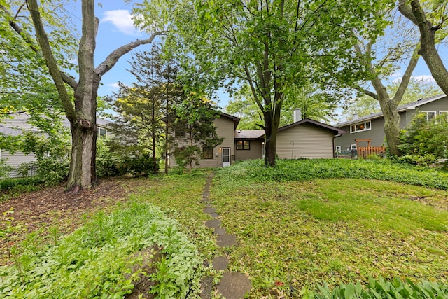 2S644 Devonshire Ln, Glen Ellyn, IL 60137 - view of yard