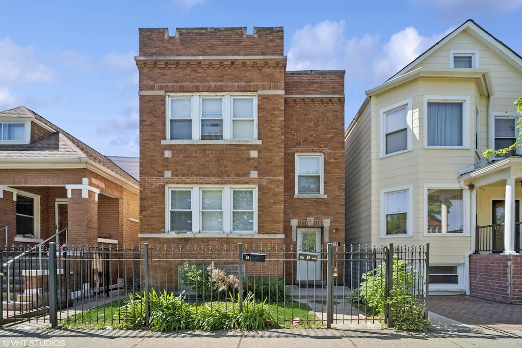 4821 W Medill Ave, Chicago, IL 60639 - photo 1