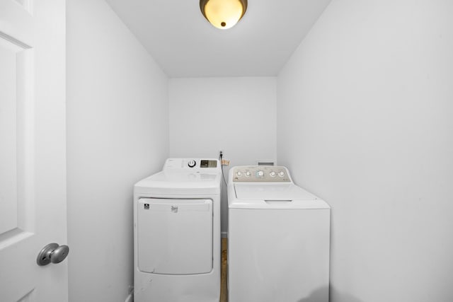 341 Cardinal Ln, Lake Holiday, IL 60552 - washroom featuring washer and dryer