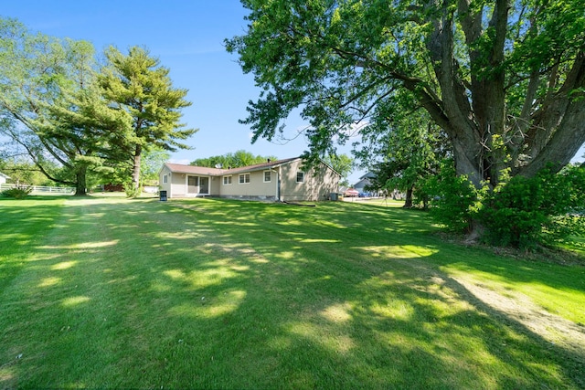 341 Cardinal Ln, Lake Holiday, IL 60552 - view of green lawn