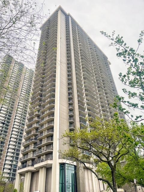 6007 N Sheridan Rd Unit 31A, Chicago, IL 60660 - view of building exterior