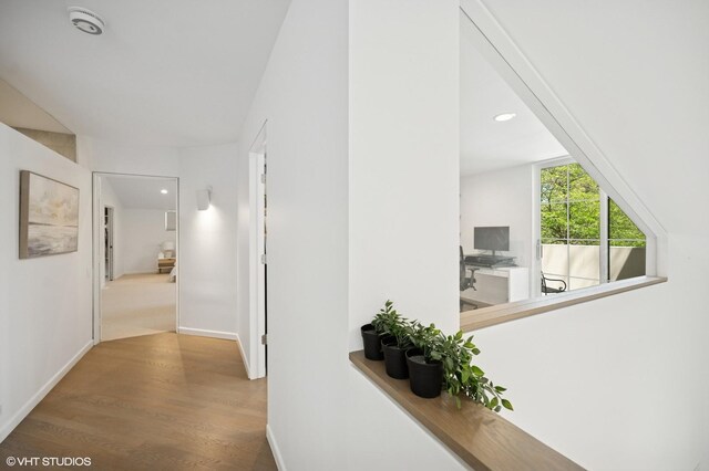 938 Old Green Bay Rd, Winnetka, IL 60093 - hall with wood finished floors, baseboards, and recessed lighting
