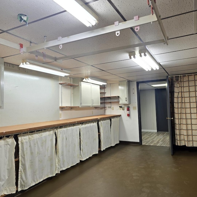 1810 Sylvan Ct, Freeport, IL 61032 - finished basement with baseboards