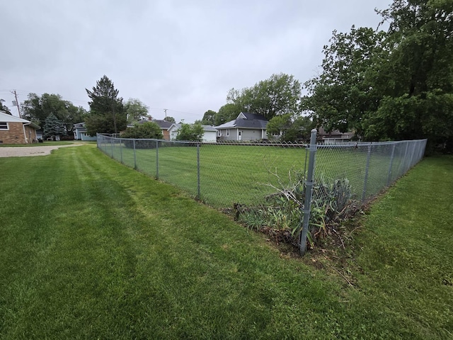 405 W Randolph St, Heyworth, IL 61745 - view of yard