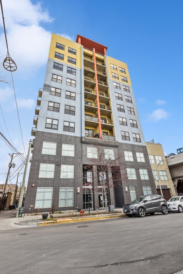 1122 W Catalpa Ave Unit 705, Chicago, IL 60640 - photo 1