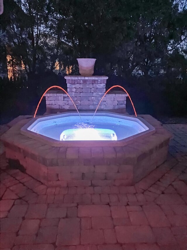 2551 Doncaster Dr, Aurora, IL 60504 - view of pool featuring an in-ground hot tub
