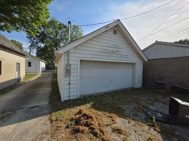 6101/2 W 7th St, Sterling, IL 61081 - view of detached garage