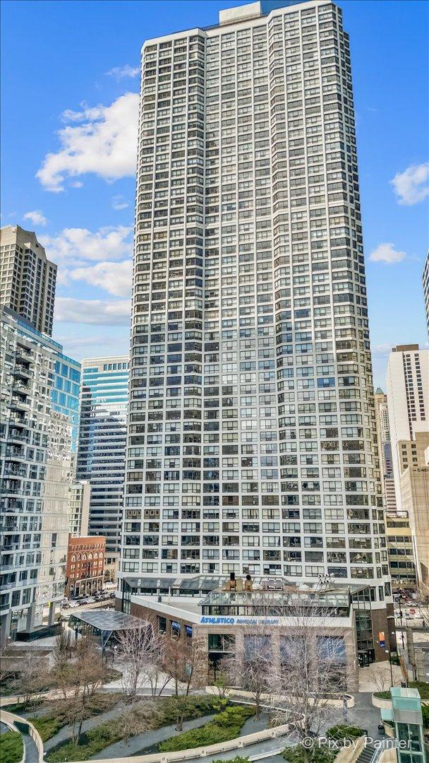 405 N Wabash Ave Unit 2314, Chicago, IL 60611 - view of building exterior featuring a city view