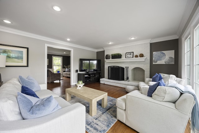 20707 N Swansway, Deer Park, IL 60010 - living room featuring crown molding, wood finished floors, recessed lighting, a fireplace, and baseboards