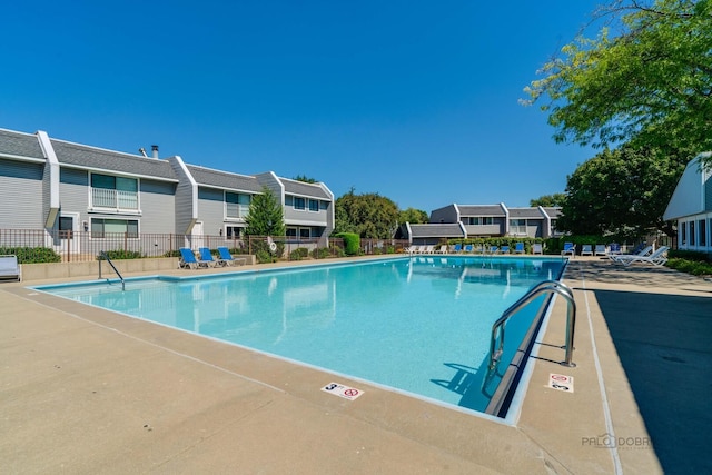 1338 Stratford Dr Unit 1338, Gurnee, IL 60031 - view of community pool