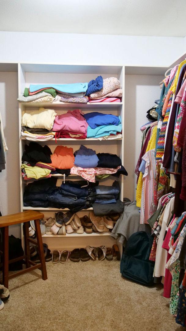 29 N Deer Lk N, Villa Grove, IL 61956 - walk in closet featuring carpet