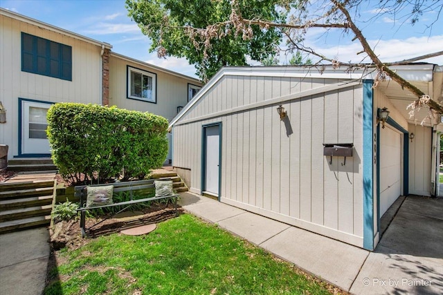 285 Colony Green Dr, Bloomingdale, IL 60108 - view of outdoor structure featuring a garage