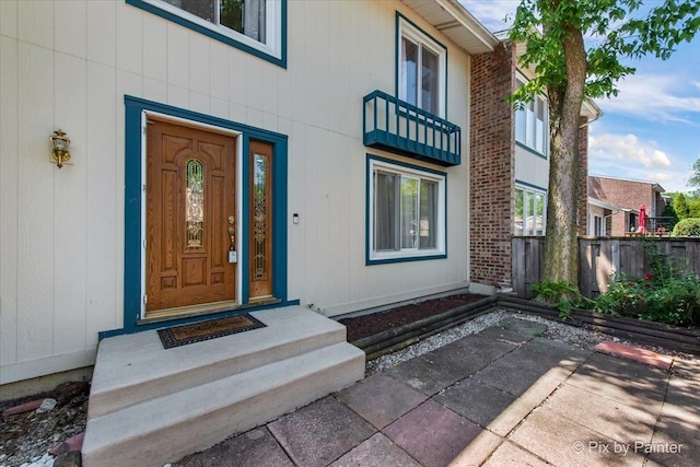 285 Colony Green Dr, Bloomingdale, IL 60108 - property entrance featuring a balcony