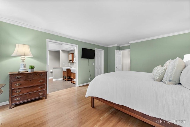 39W889 Deer Run Dr, Saint Charles, IL 60175 - bedroom featuring light wood-type flooring, crown molding, baseboards, and connected bathroom