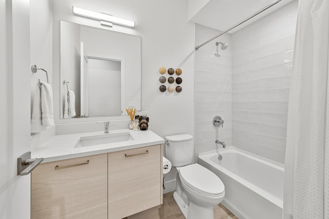 4906 N Kenmore Ave Unit 2S, Chicago, IL 60640 - bathroom featuring toilet, shower / bathtub combination with curtain, and vanity