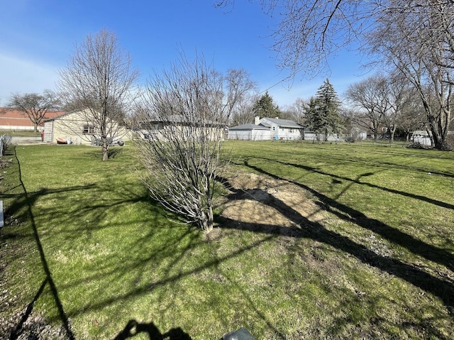 11 Shagbark Rd, Lake Bluff, IL 60044 - view of grassy yard