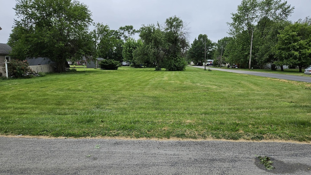 302 E Market St, Sidell, IL 61876