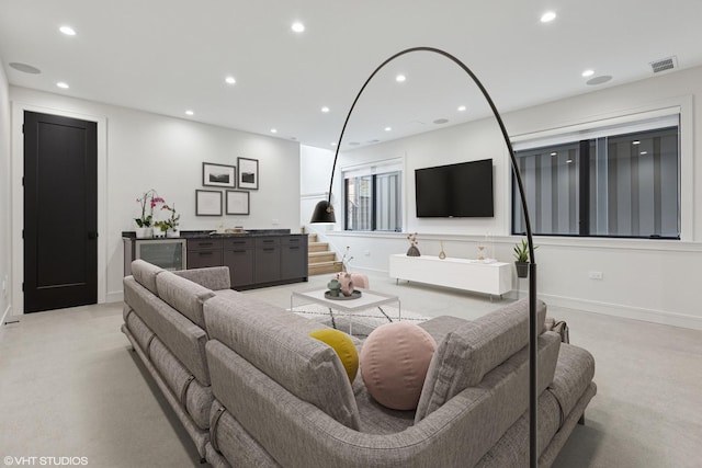 2014 N Winchester Ave, Chicago, IL 60614 - living area with recessed lighting, baseboards, and beverage cooler
