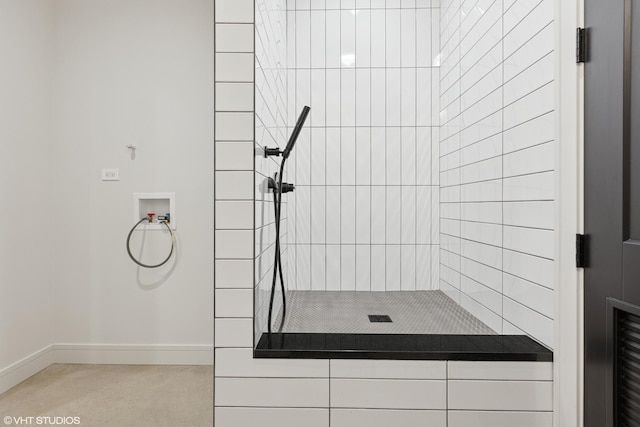 2014 N Winchester Ave, Chicago, IL 60614 - bathroom featuring tiled shower and baseboards
