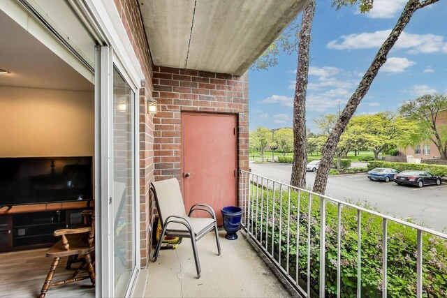 805 Leicester Rd Unit B105, Elk Grove Village, IL 60007 - view of balcony
