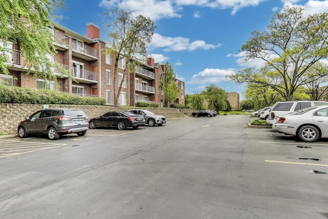 805 Leicester Rd Unit B105, Elk Grove Village, IL 60007 - view of uncovered parking lot