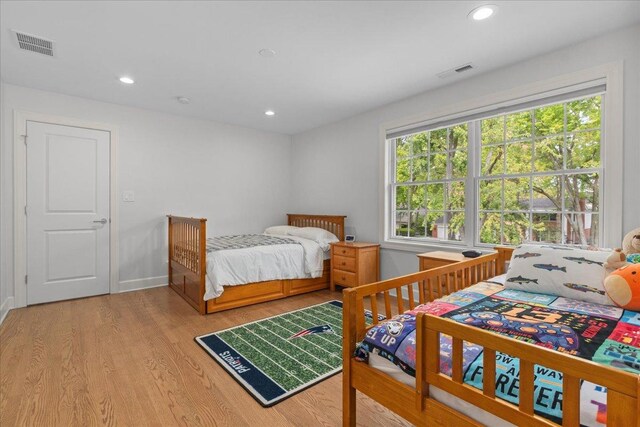 1410 Wincanton Dr, Deerfield, IL 60015 - bedroom with light wood finished floors, recessed lighting, and baseboards