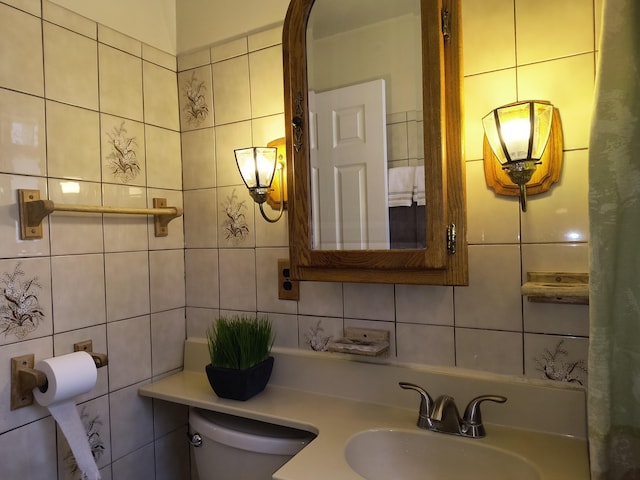 10153 S Saint Lawrence Ave, Chicago, IL 60628 - bathroom with tile walls and tasteful backsplash