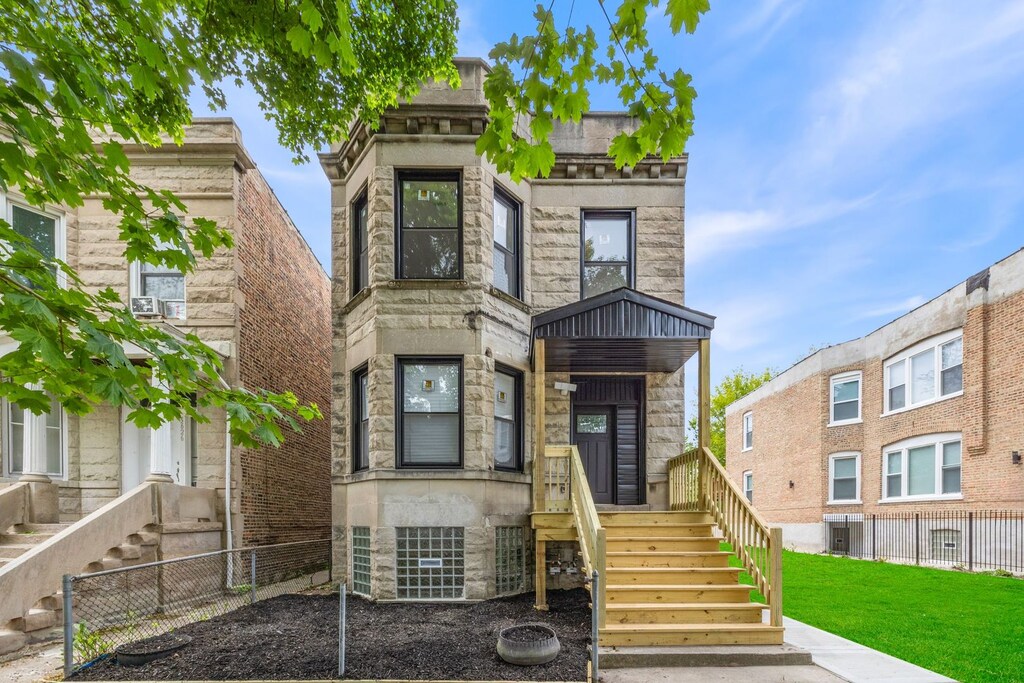 5622 S Laflin St, Chicago, IL 60636 - photo 1