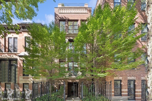 2122 N Hudson Ave, Chicago, IL 60614 - view of building exterior