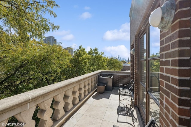 2122 N Hudson Ave, Chicago, IL 60614 - view of balcony