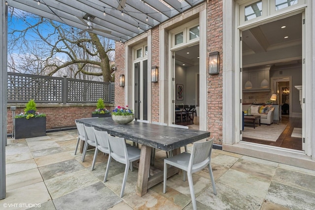 542 W Dickens St, Chicago, IL 60614 - view of patio with outdoor dining space