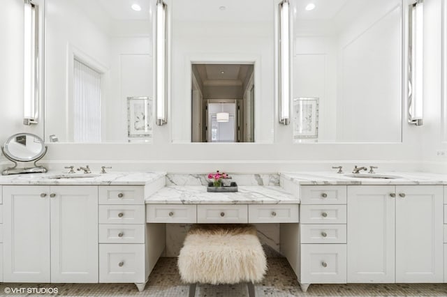 542 W Dickens St, Chicago, IL 60614 - bathroom featuring vanity