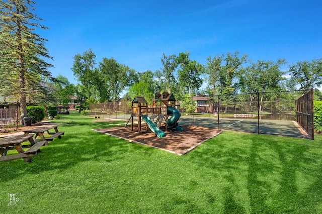 11210 Sycamore Ln Unit 61D, Palos Hills, IL 60465 - view of community play area