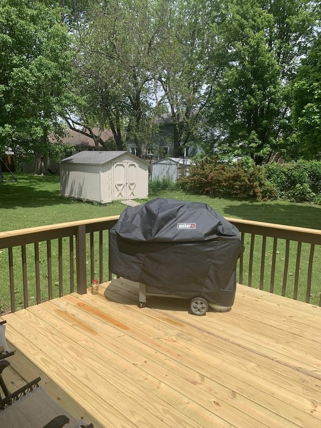 43 Kenfield Cir, Bloomington, IL 61704 - wooden deck featuring a yard