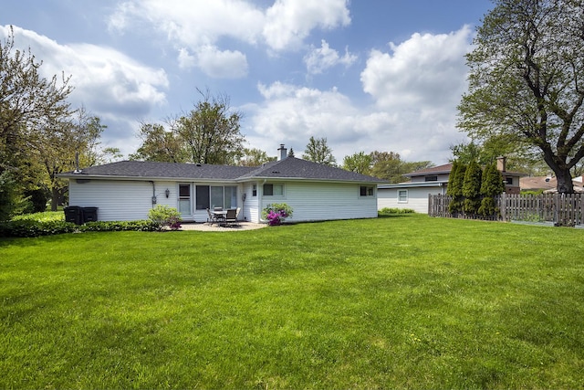 2946 Knollwood Ln, Glenview, IL 60025 - back of property with a patio