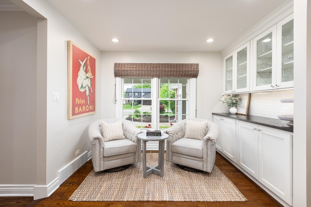 2S151 Stratford Rd, Glen Ellyn, IL 60137 - living area featuring dark wood finished floors, recessed lighting, and baseboards