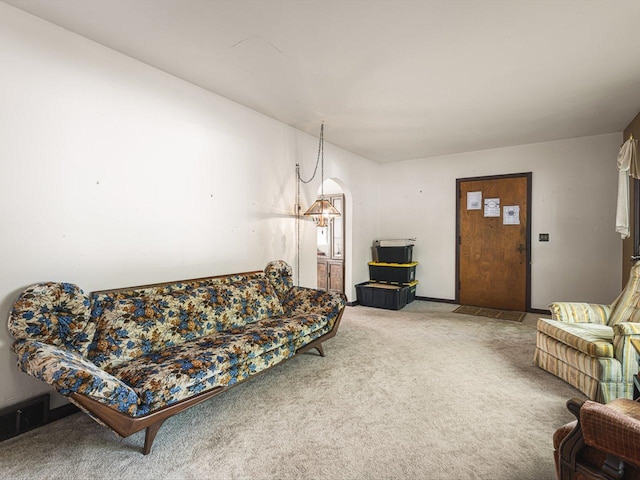 530 Fitch Rd, Rockford, IL 61109 - living area featuring carpet and arched walkways