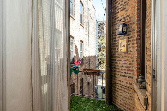 3711 N Pine Grove Ave Unit 2Nw, Chicago, IL 60613 - view of exterior entry