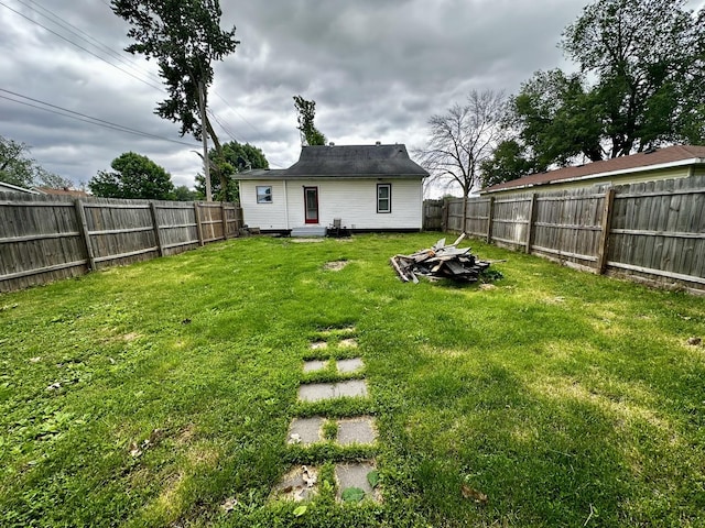 509 E Webster St, Clinton, IL 61727 - view of yard