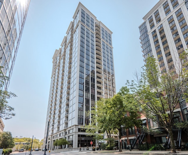 233 E 13th St Unit 2001, Chicago, IL 60605 - view of building exterior