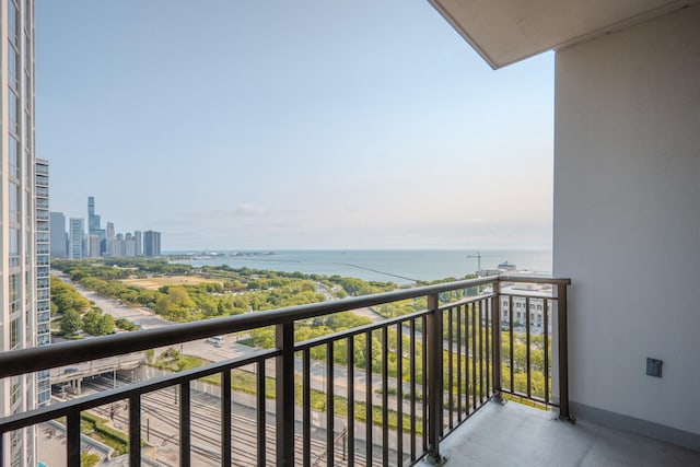 233 E 13th St Unit 2001, Chicago, IL 60605 - balcony featuring a water view and a view of city