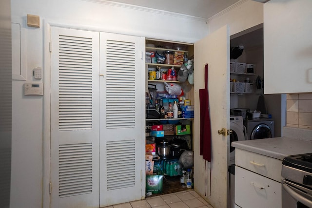 347 Manitowac St, Park Forest, IL 60466 - storage area featuring independent washer and dryer