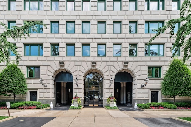 209 E Lake Shore Dr Unit 3W, Chicago, IL 60611 - view of apartment building / complex