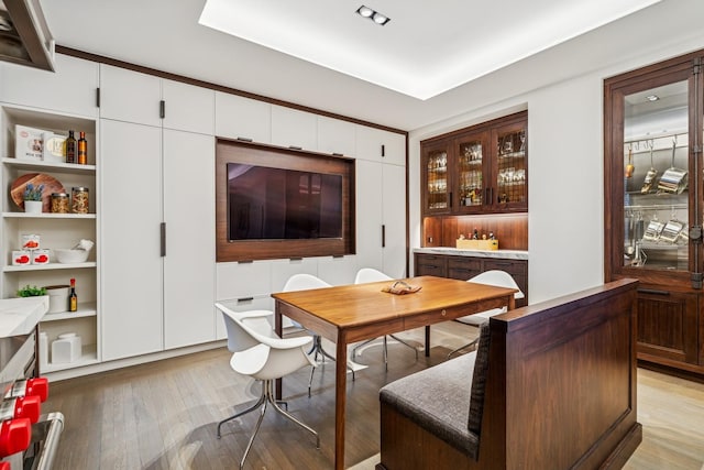 209 E Lake Shore Dr Unit 3W, Chicago, IL 60611 - dining space featuring light wood-style floors
